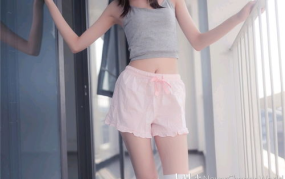 白丝袜美女露私密,探寻白丝袜美女的私密魅力