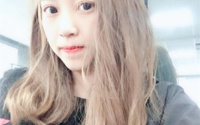 fion小姐姐,时尚潮流的引领者，魅力四射的时尚偶像